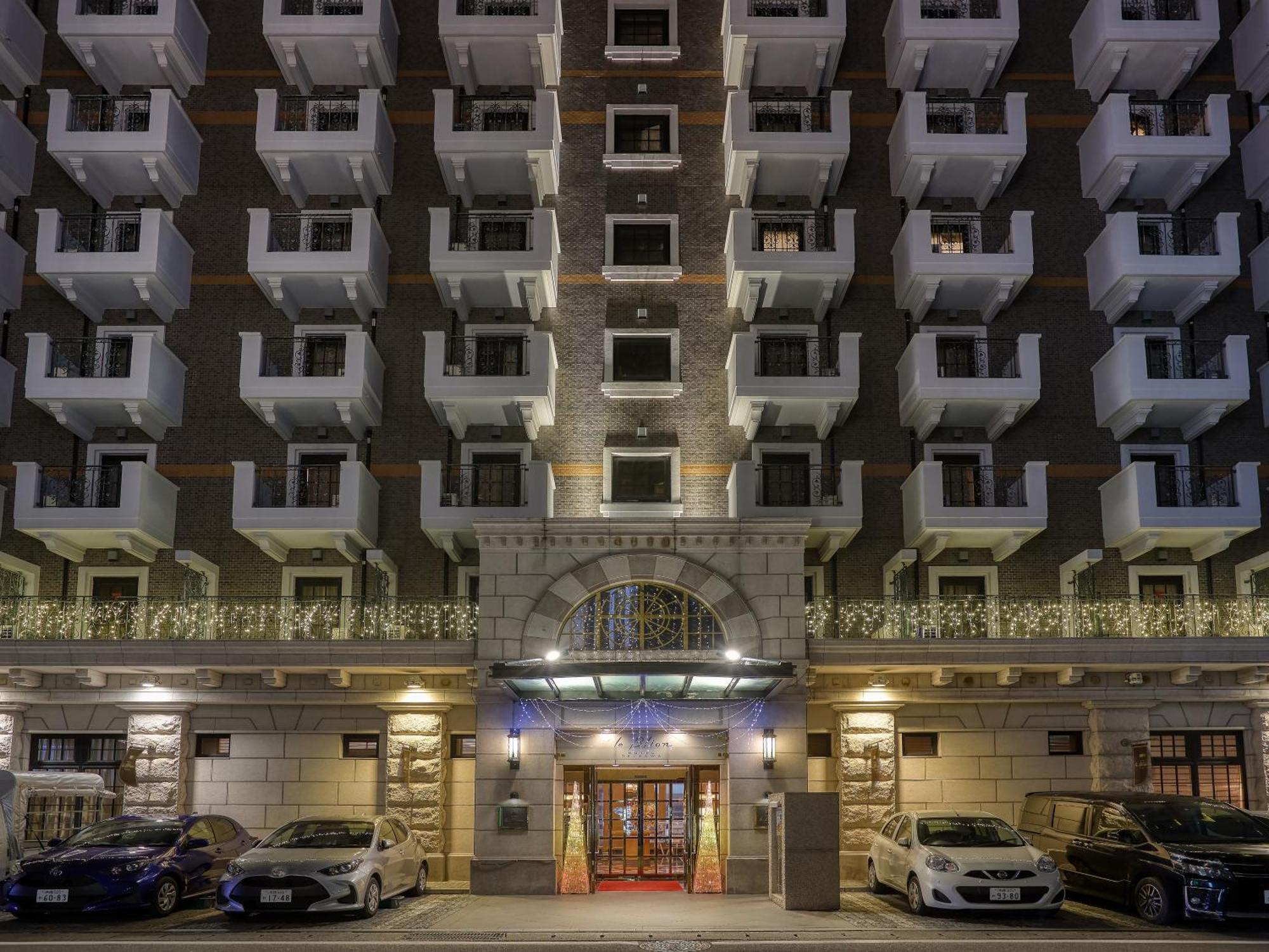 โรงแรม เลอ เบลียน นาฮะ ภายนอก รูปภาพ